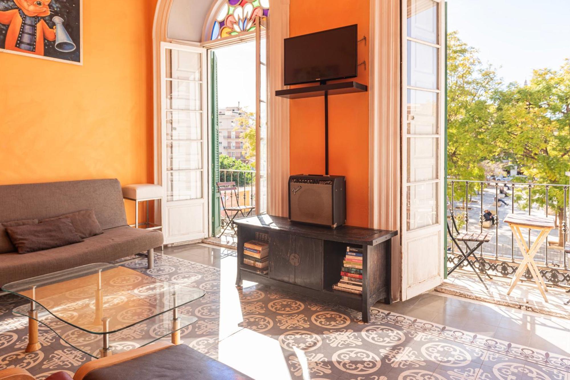 Private Rooms In Historic Building On The Square 말라가 외부 사진