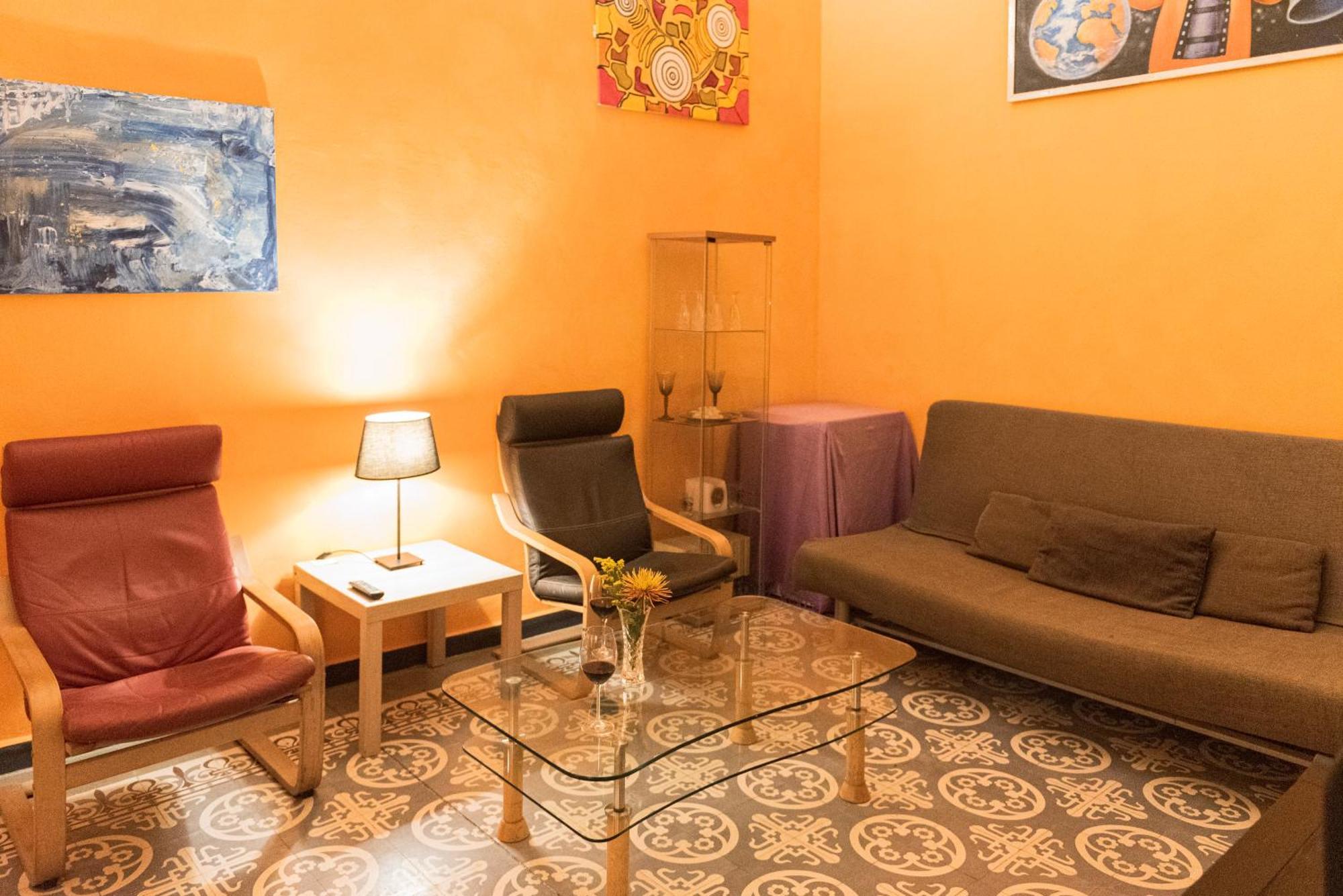 Private Rooms In Historic Building On The Square 말라가 외부 사진